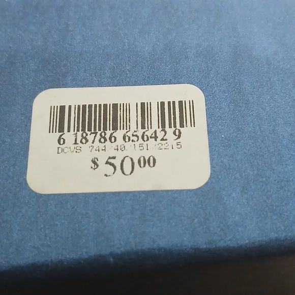 Elegant Silver Plated Women's Ring - Picture 2 of 2